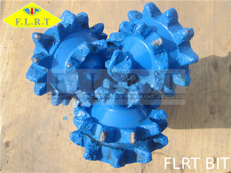 ราคาดี API-7-1 12 Mill ฟันสามกรวยบิตน้ำมันและก๊าซเจาะบิต 1/4 