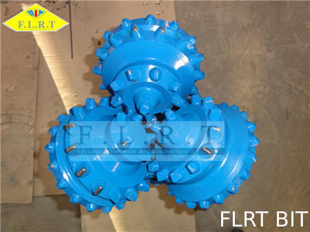 ราคาดี 13 5/8 นิ้วลูกกลิ้ง Tricone บิตเสริมมาตรวัดการป้องกัน ISO 9001 ได้รับการอนุมัติ ออนไลน์